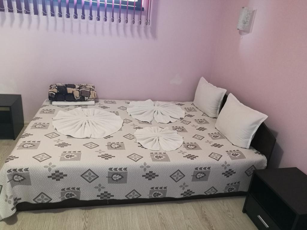 Guest House Karaulanov Elhovo  Exterior photo