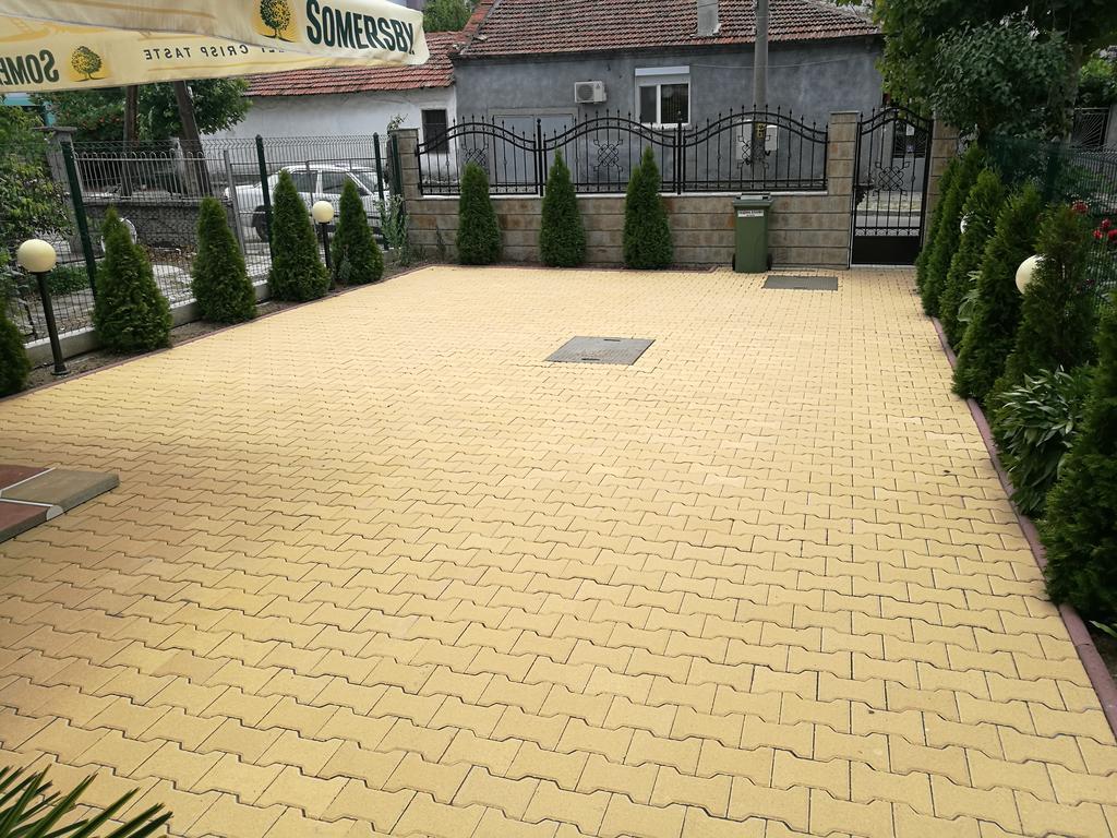 Guest House Karaulanov Elhovo  Exterior photo