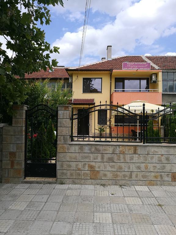 Guest House Karaulanov Elhovo  Exterior photo